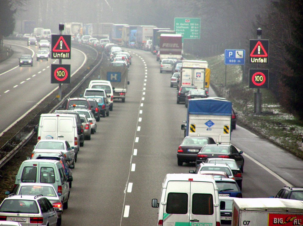 Rettungsgasse auf Autobahn